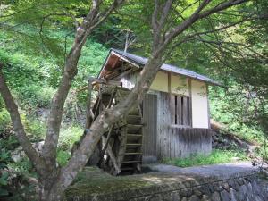 天ケ滝水車小屋