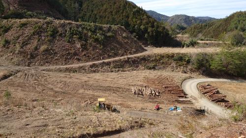 上家地地区黒ヶ谷団地　開墾作業終了しこれから畑に再生