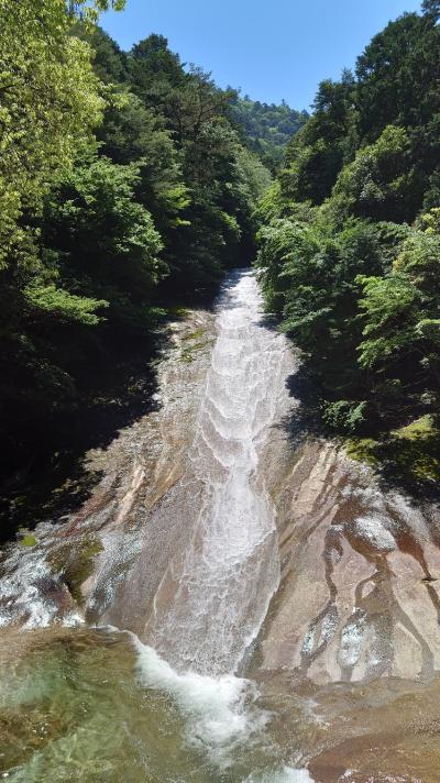 日本の滝百選「雪輪の滝」