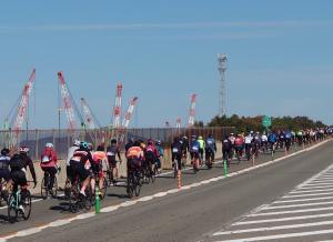来島海峡大橋を走行するサイクリストの皆さん