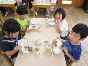 給食の様子