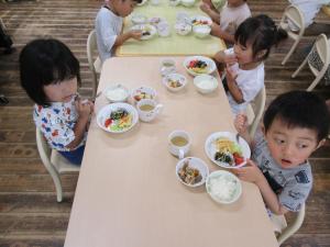 給食の様子