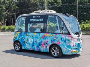 日本初の自動運転の路線バス
