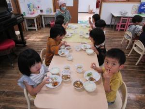 給食の様子