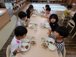 給食の様子