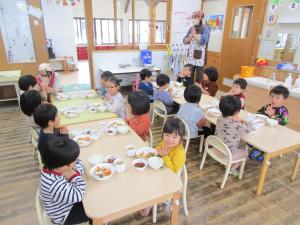 給食の様子
