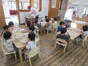 給食の様子