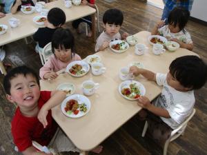 給食の様子