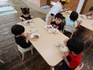 給食の様子
