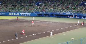 スワローズ対カープ　試合の様子