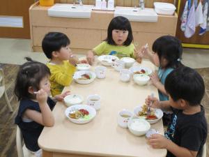 給食の様子