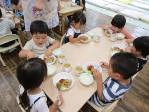 給食の様子