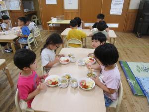 給食の様子