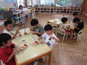 給食の様子