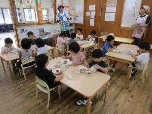 給食の様子