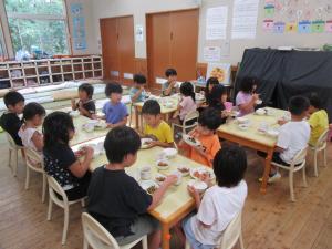 給食の様子