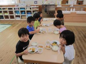 給食の様子