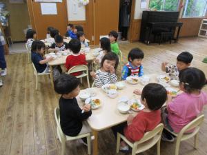 給食の様子