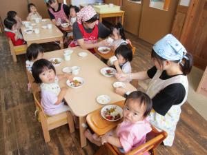 給食の様子
