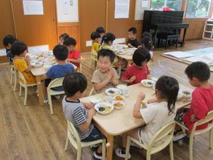 給食の様子