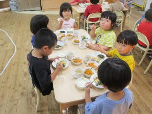 給食の様子