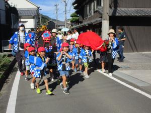 お祭りパレード