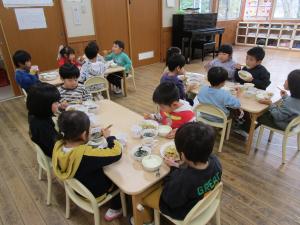 給食の様子