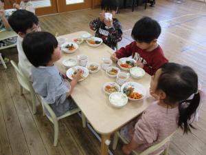 給食の様子